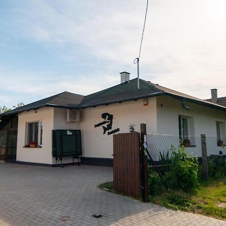 Pontyhalasz Vendeghaz Tiszabábolna Exterior foto