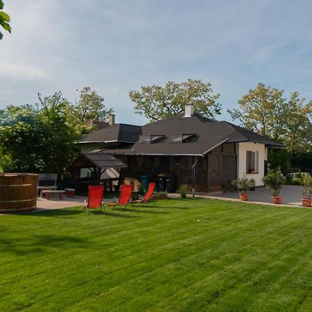 Pontyhalasz Vendeghaz Tiszabábolna Exterior foto